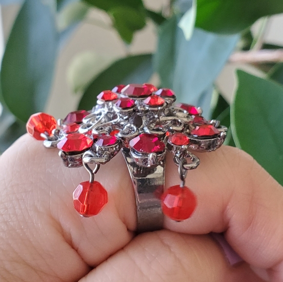 Red rhinestone ring - Picture 2 of 3